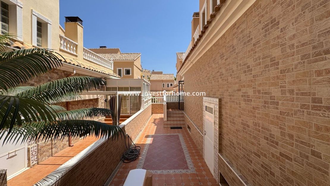 Verkoop - Huis - Guardamar del Segura - Urbanizaciones