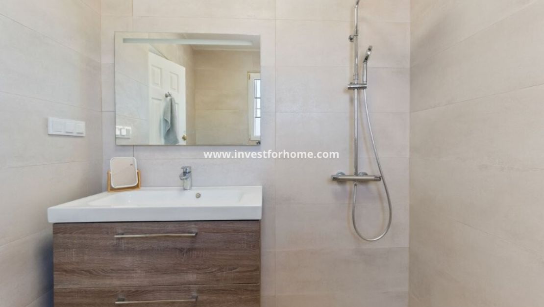 Verkoop - Huis - Torrevieja - Los Frutales/ La Rosaleda