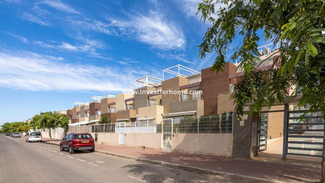 Verkoop - Huis - Torrevieja - Nueva Torrevieja - Aguas Nuevas