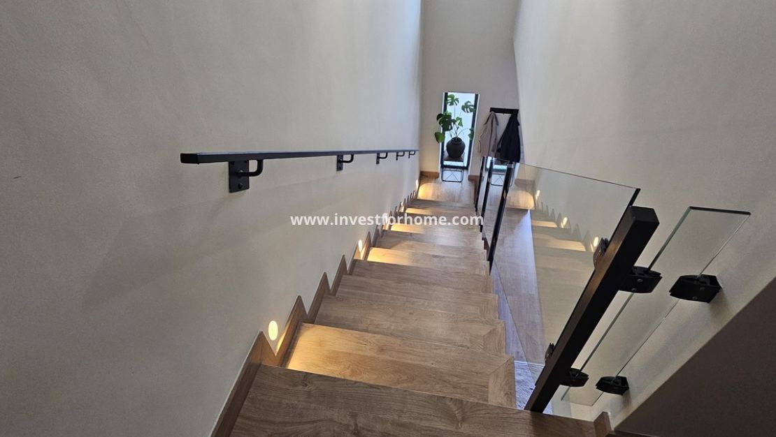 Verkoop - Villa - Dolores - Sector 4