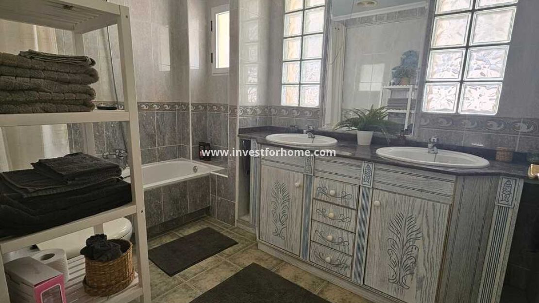 Verkoop - Villa - Guardamar del Segura - Campomar