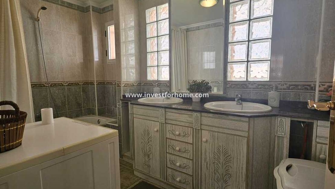 Verkoop - Villa - Guardamar del Segura - Campomar