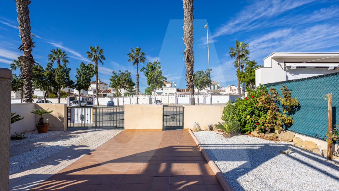 Verkoop - Villa - Guardamar del Segura - El Raso