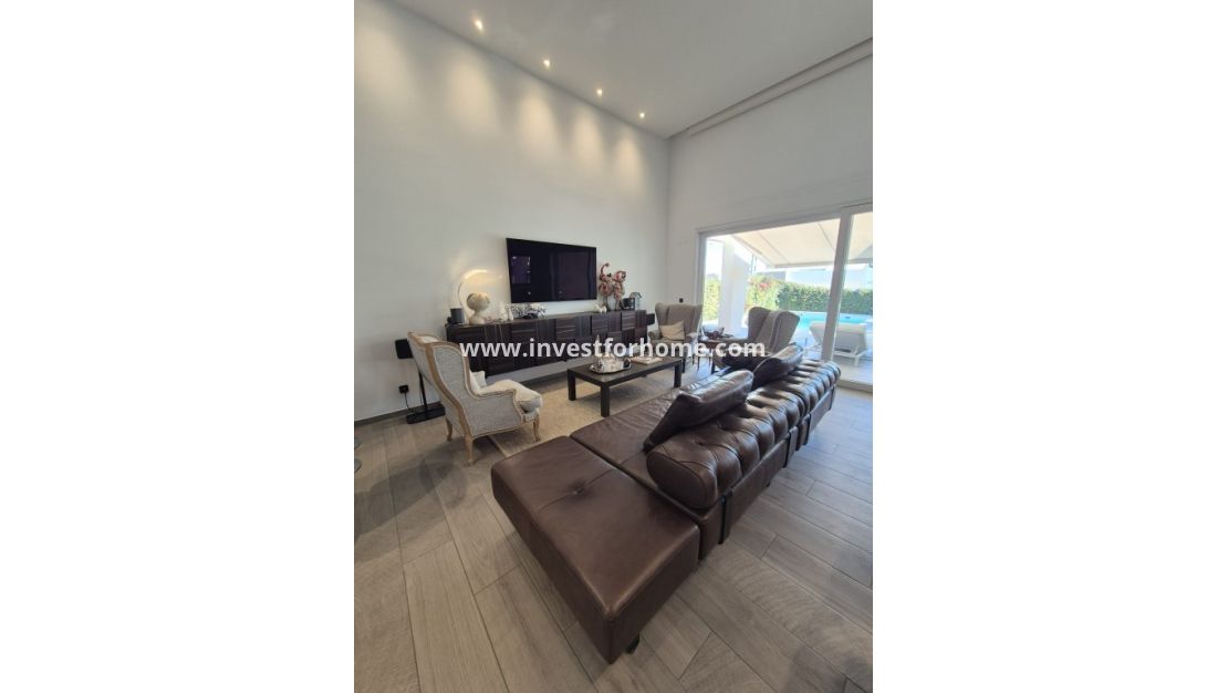 Verkoop - Villa - La Finca Golf Resort - Inland