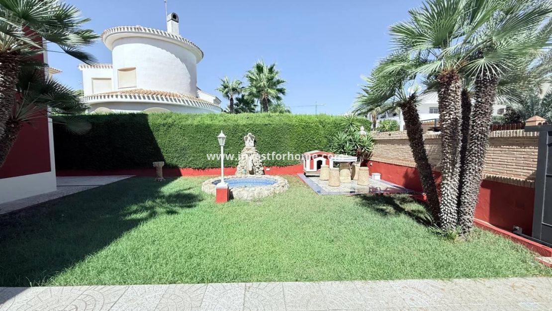 Verkoop - Villa - Orihuela Costa - Campoamor