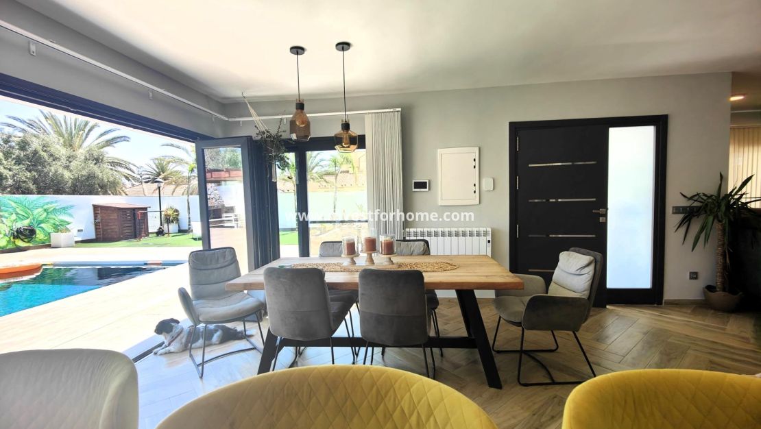 Verkoop - Villa - Orihuela Costa - Costa Blanca