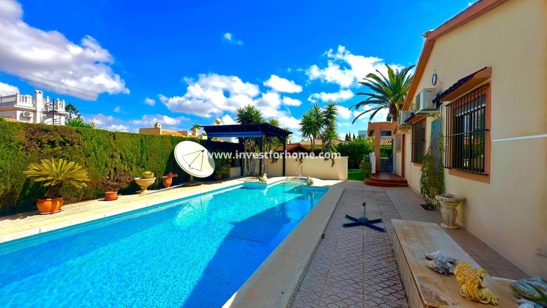 Verkoop - Villa - Orihuela Costa - Costa Blanca