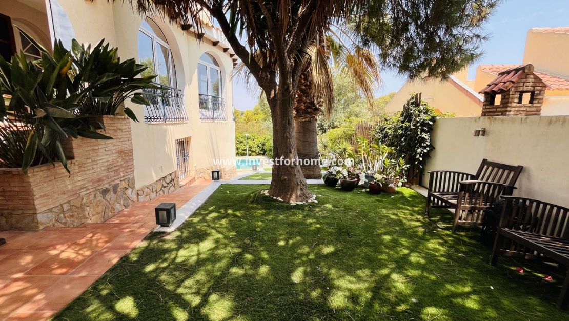 Verkoop - Villa - Orihuela Costa - Costa Blanca