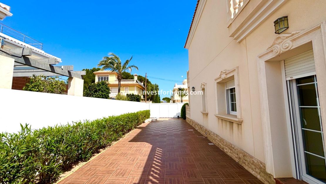 Verkoop - Villa - Orihuela Costa - Costa Blanca