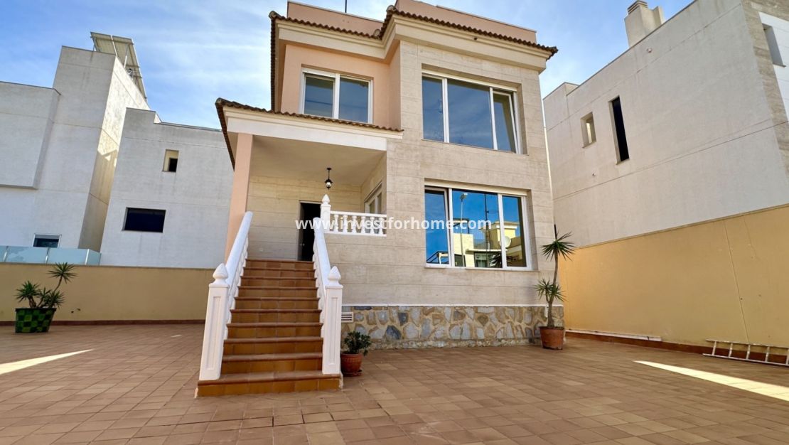Verkoop - Villa - Orihuela Costa - Costa Blanca