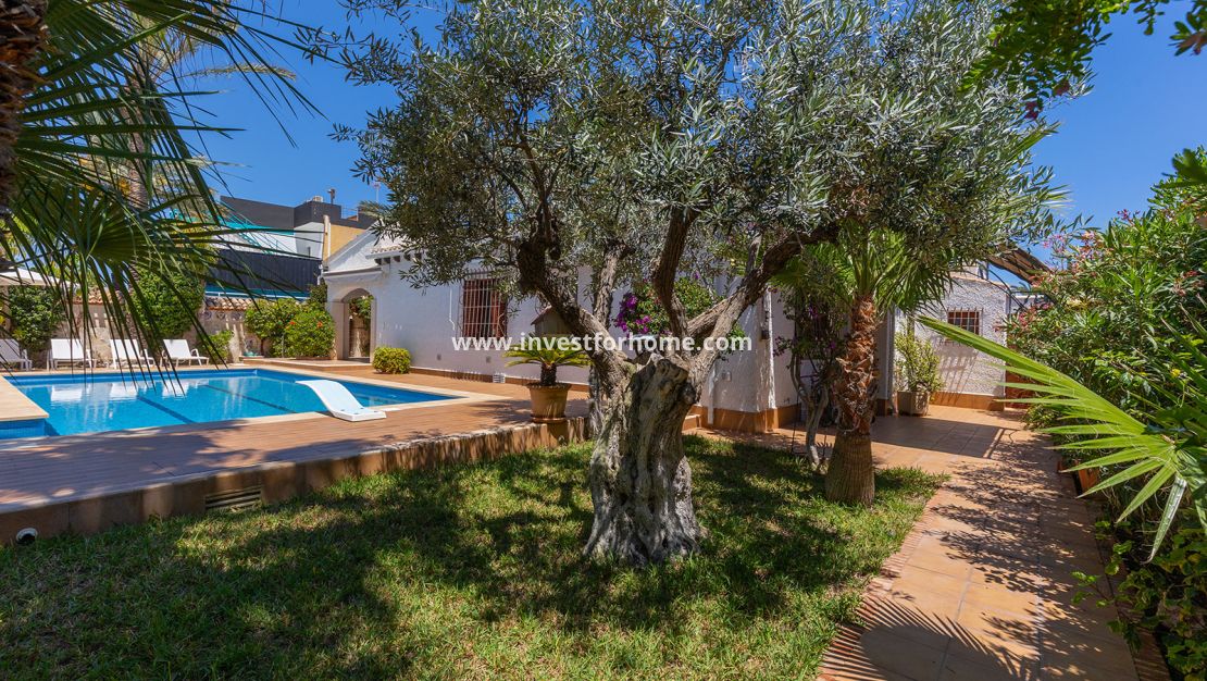 Verkoop - Villa - Orihuela Costa - Costa Blanca