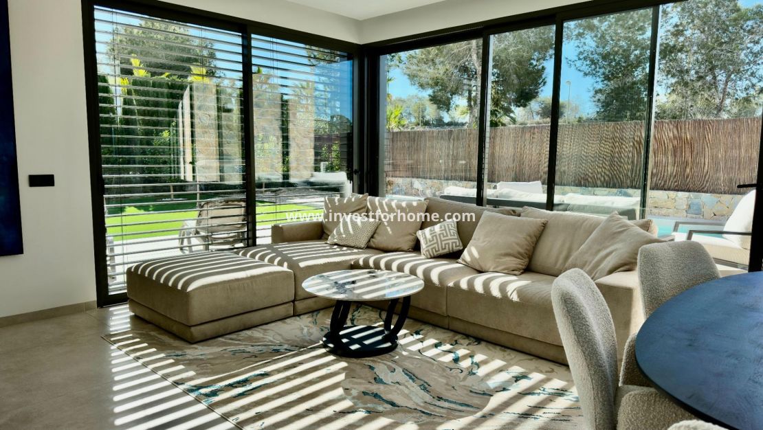 Verkoop - Villa - Orihuela Costa - Las Colinas Golf