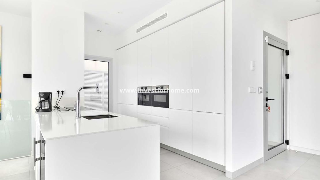 Verkoop - Villa - Orihuela Costa - Las Colinas Golf