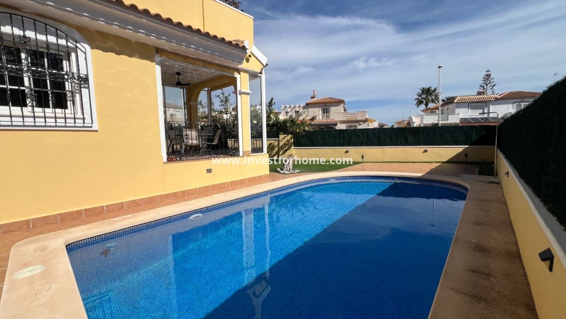 Verkoop - Villa - Orihuela Costa - Los Dolses