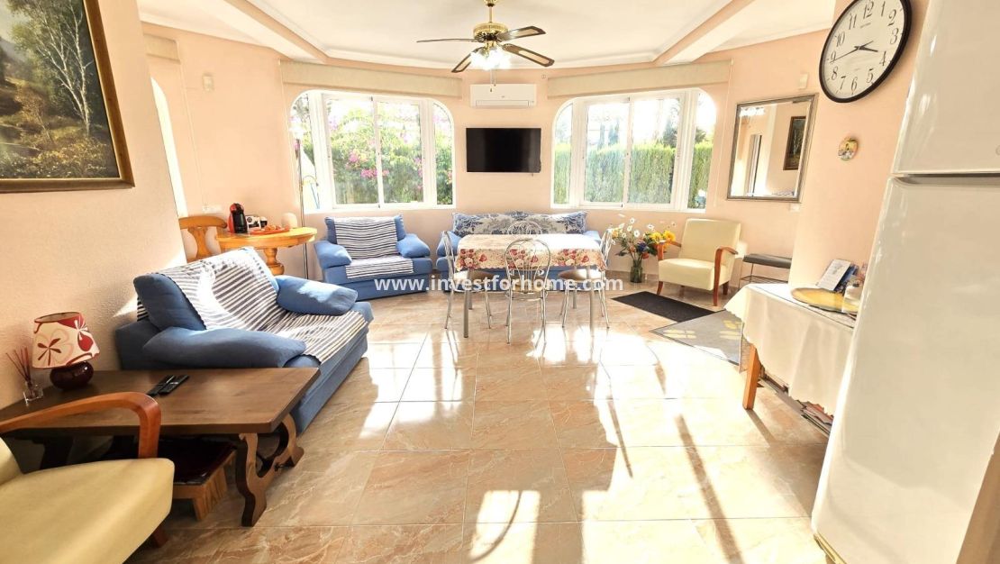 Verkoop - Villa - Orihuela Costa - Playa Flamenca