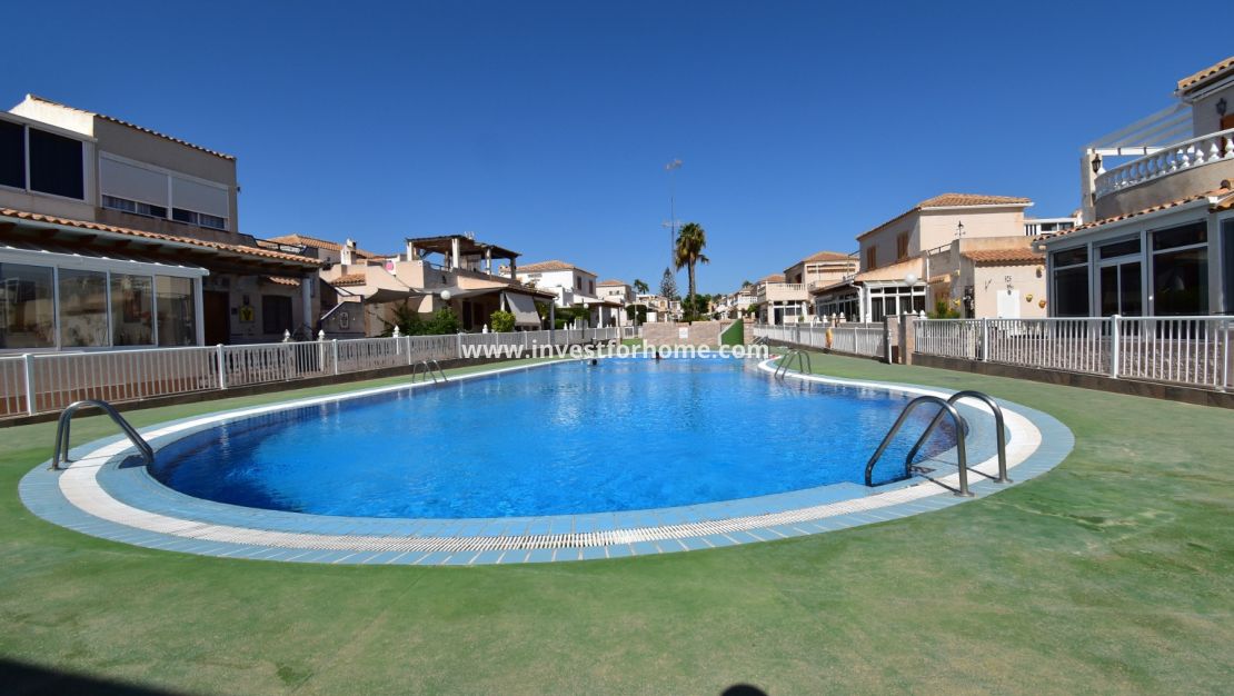 Verkoop - Villa - Orihuela Costa - Playa Flamenca