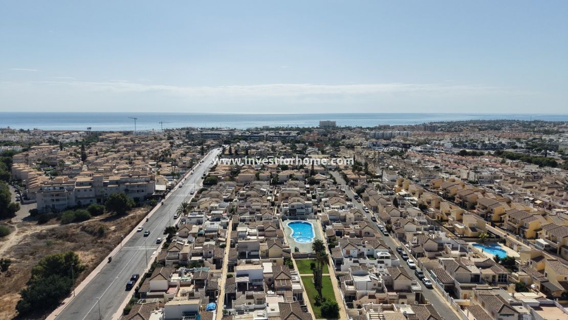 Verkoop - Villa - Orihuela Costa - Playa Flamenca