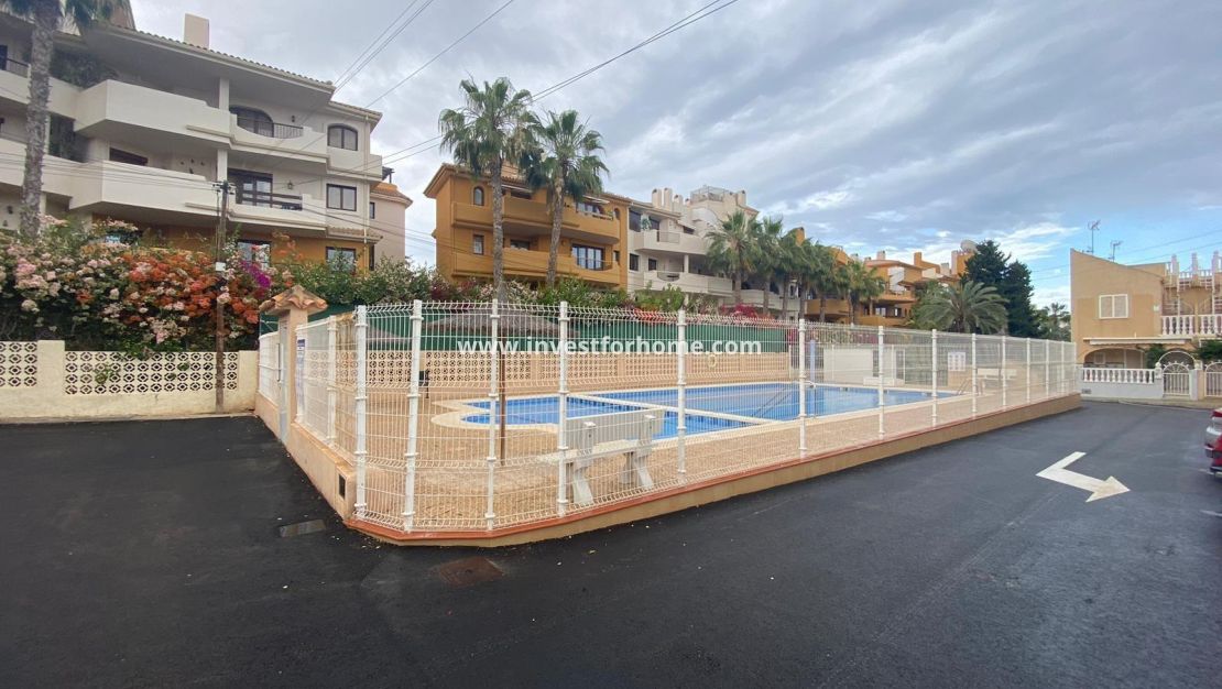 Verkoop - Villa - Orihuela Costa - Punta Prima