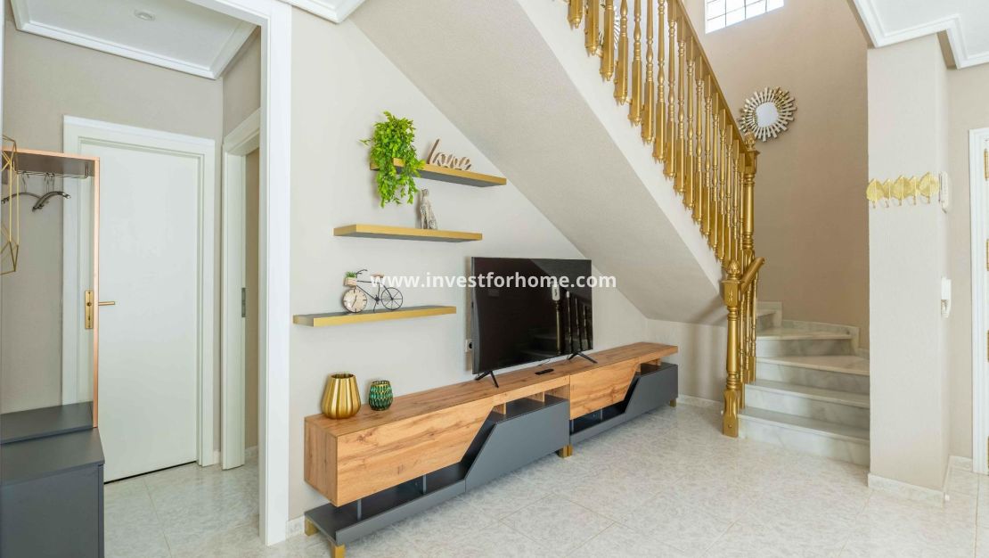 Verkoop - Villa - Orihuela Costa - Punta Prima