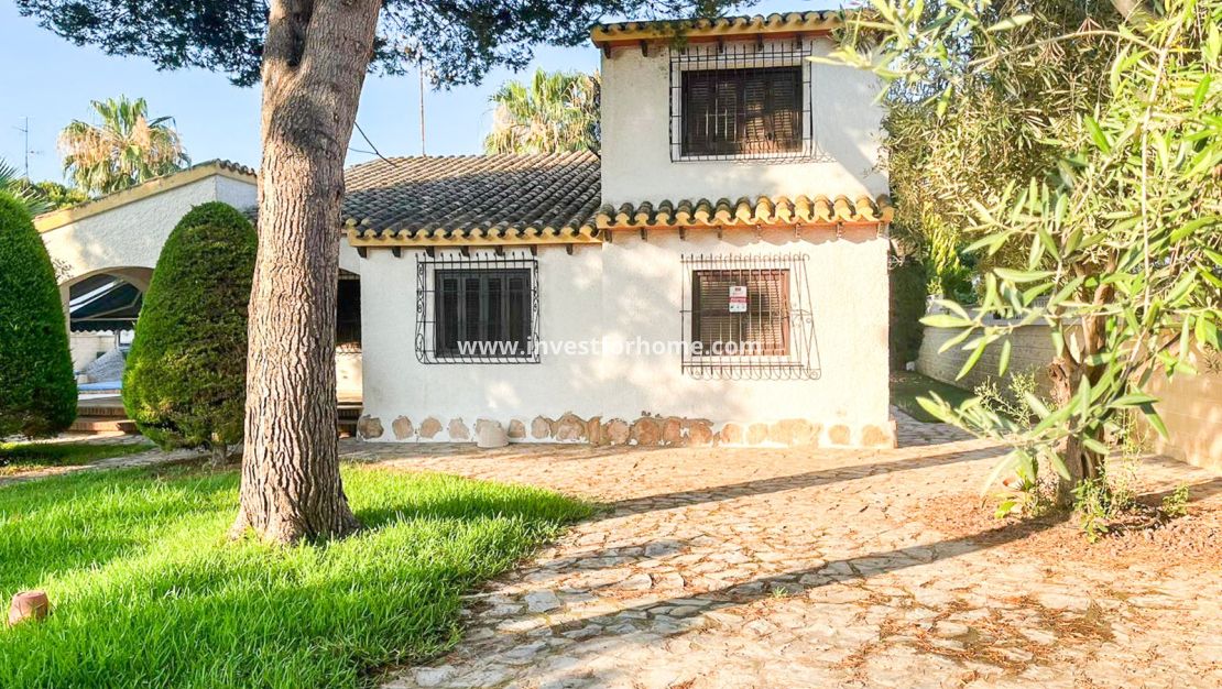 Verkoop - Villa - Orihuela Costa - Punta Prima