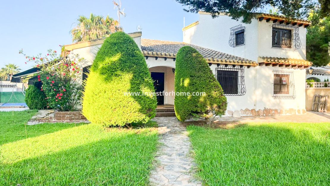Verkoop - Villa - Orihuela Costa - Punta Prima