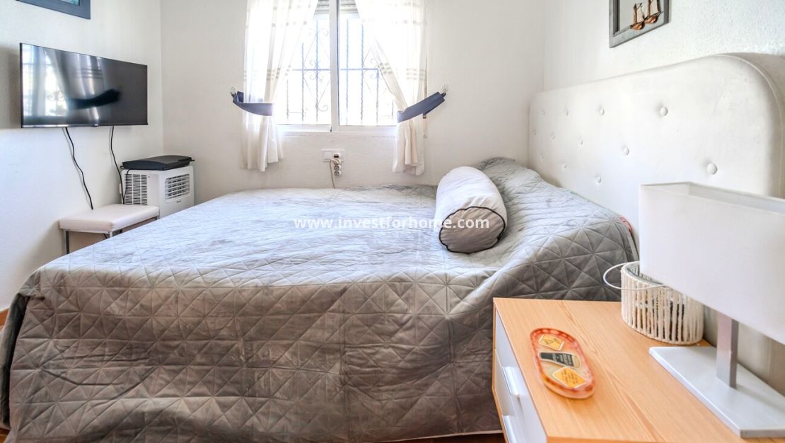 Verkoop - Villa - Orihuela Costa - Res Valle de los pinos