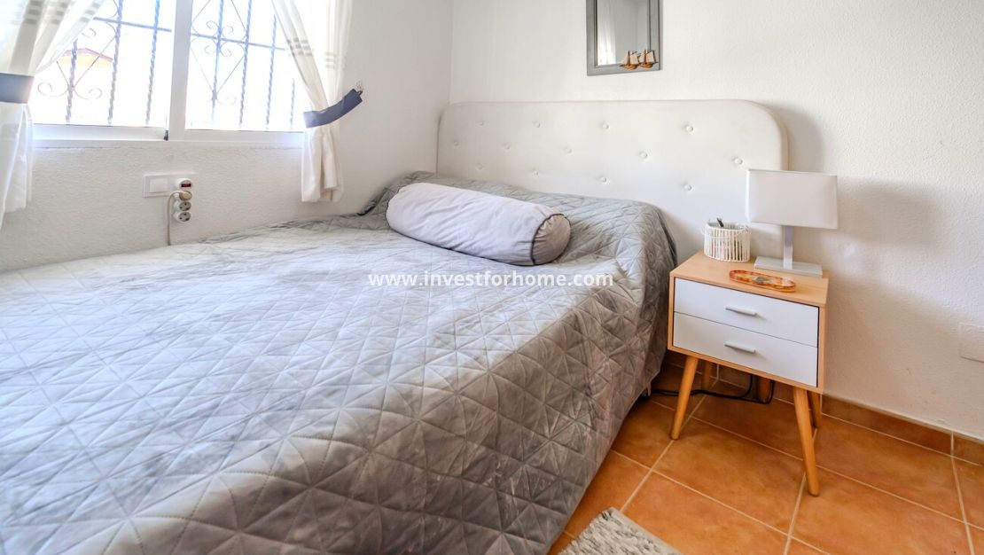 Verkoop - Villa - Orihuela Costa - Res Valle de los pinos