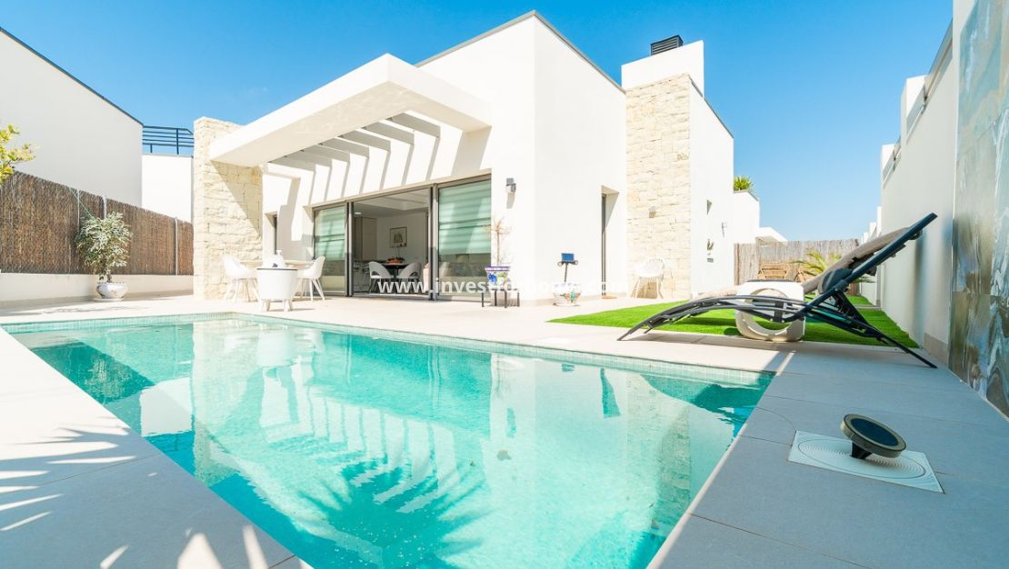 Verkoop - Villa - Orihuela Costa - Villamartin Golf