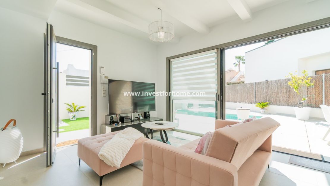 Verkoop - Villa - Orihuela Costa - Villamartin Golf