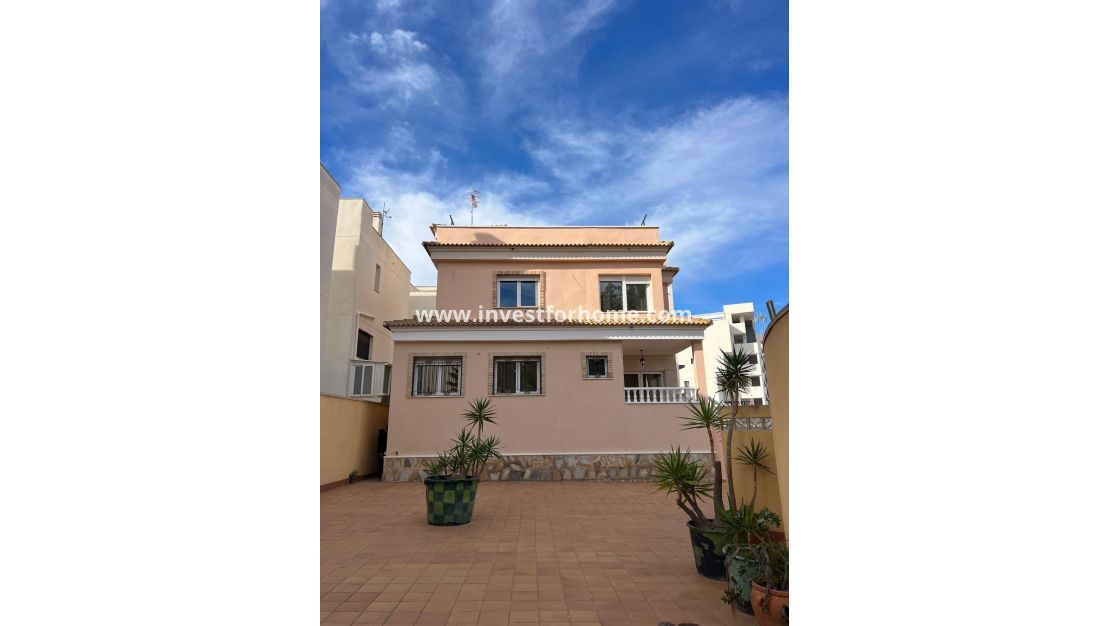 Verkoop - Villa - Orihuela Costa - Villamartín-las Filipinas