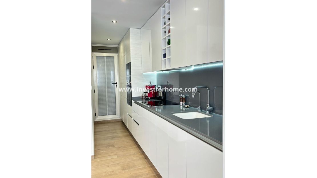 Verkoop - Villa - Orihuela Costa - Villamartín-las Filipinas