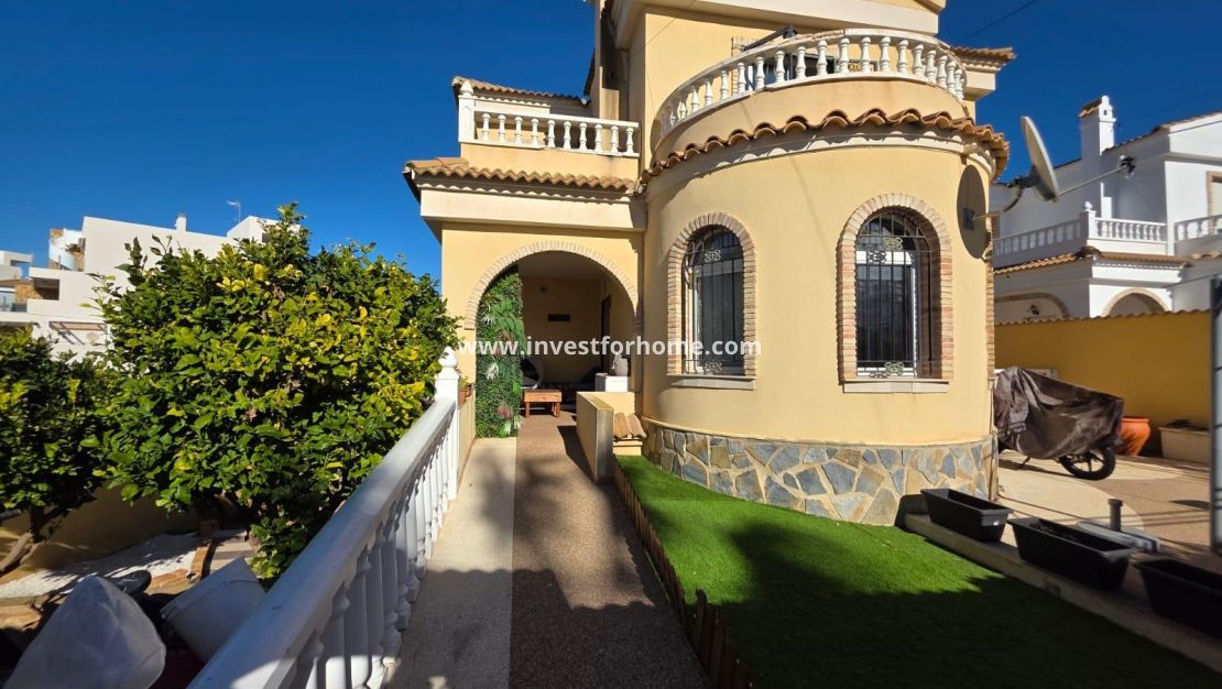 Verkoop - Villa - Orihuela Costa - Villamartín-las Filipinas