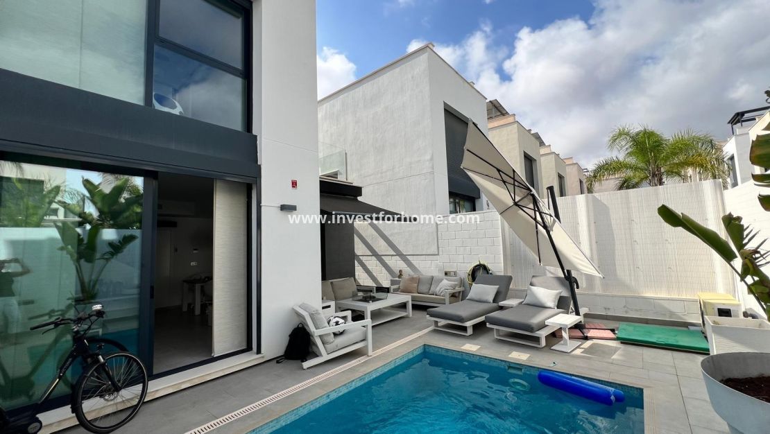 Verkoop - Villa - Orihuela Costa - Villamartín-las Filipinas