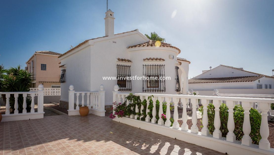 Verkoop - Villa - Orihuela Costa - Villamartín