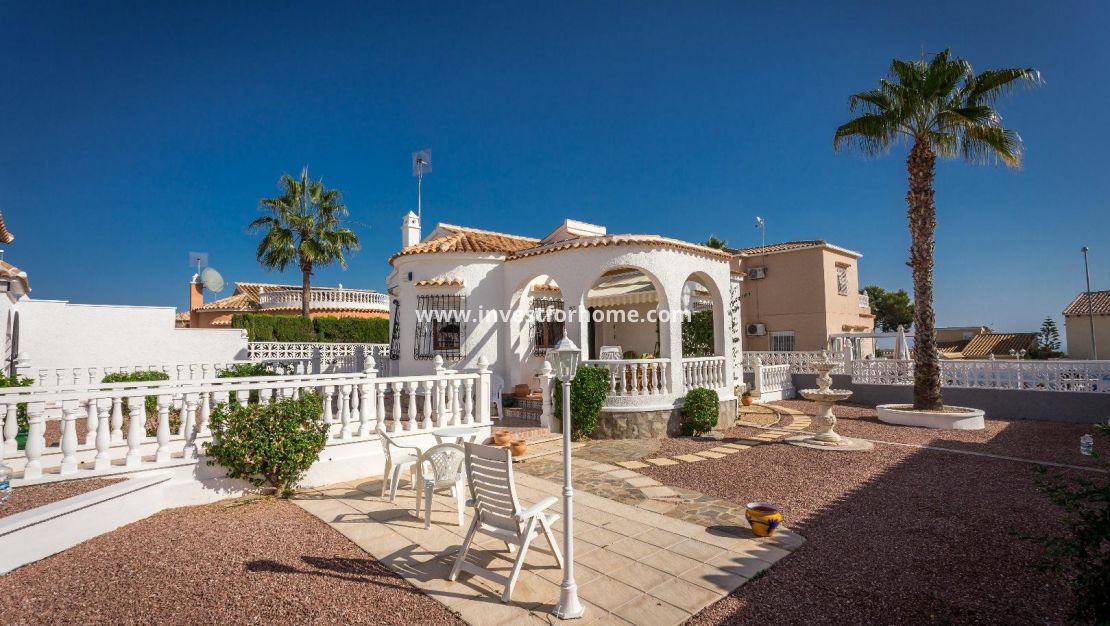 Verkoop - Villa - Orihuela Costa - Villamartín