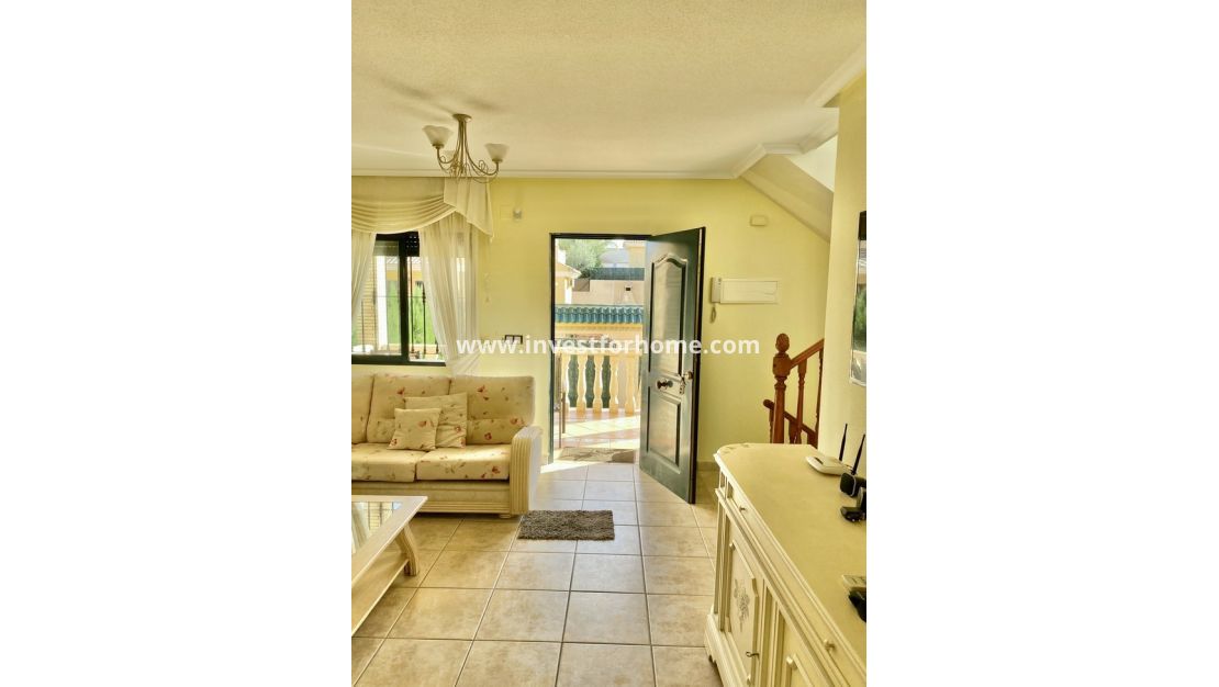 Verkoop - Villa - Orihuela Costa - Villamartin