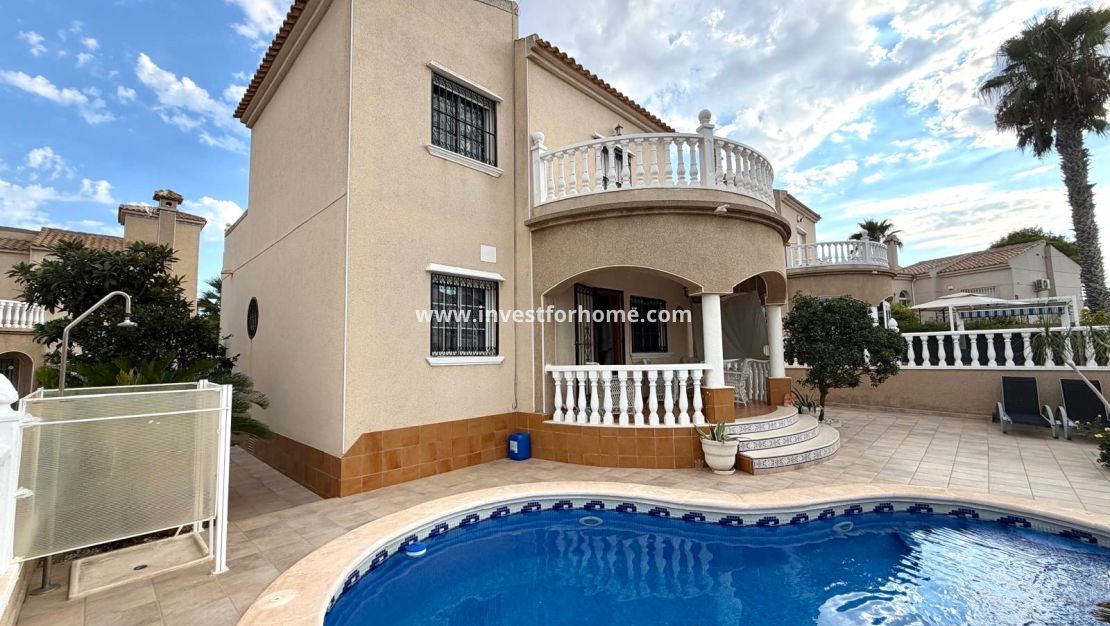 Verkoop - Villa - Orihuela Costa - Villamartín