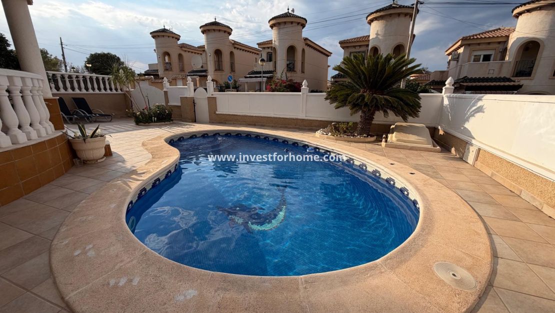 Verkoop - Villa - Orihuela Costa - Villamartín