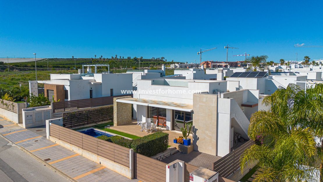 Verkoop - Villa - Orihuela Costa - Vistabella Golf
