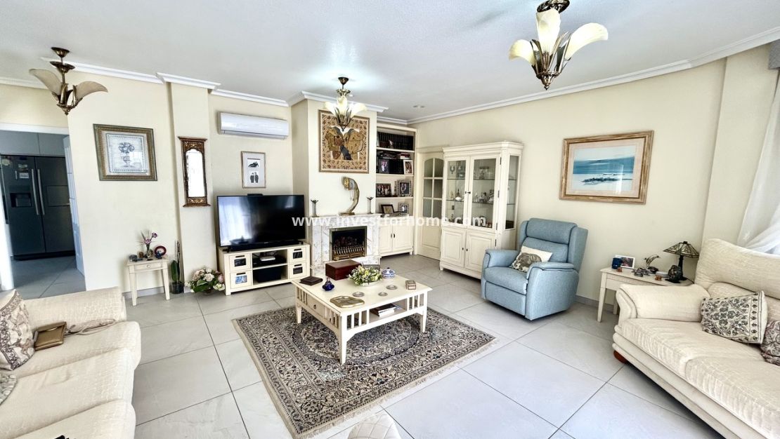 Verkoop - Villa - Pinar de Campoverde - Inland