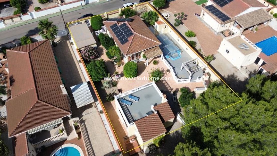 Verkoop - Villa - Pinar de Campoverde - Inland