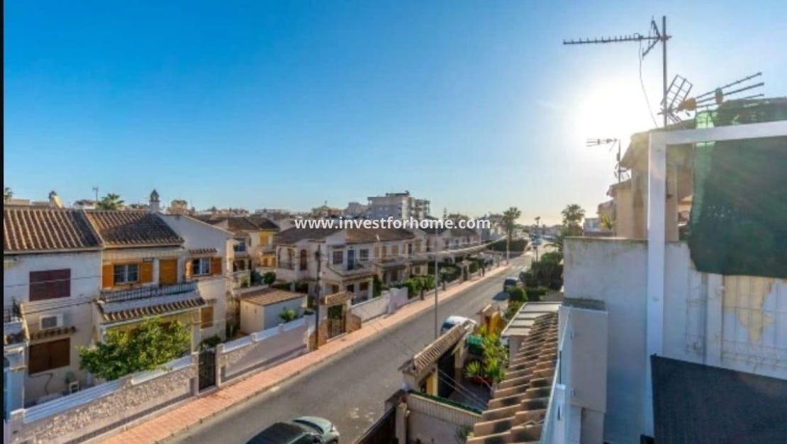 Verkoop - Villa - Torrevieja - aguas nuevas