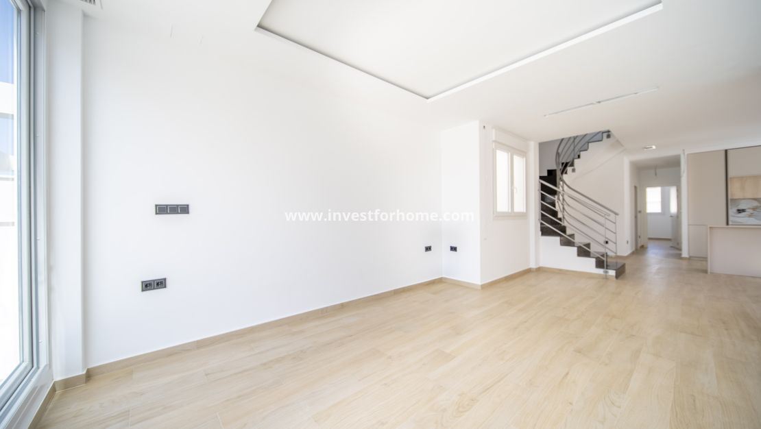 Verkoop - Villa - Torrevieja - aguas nuevas