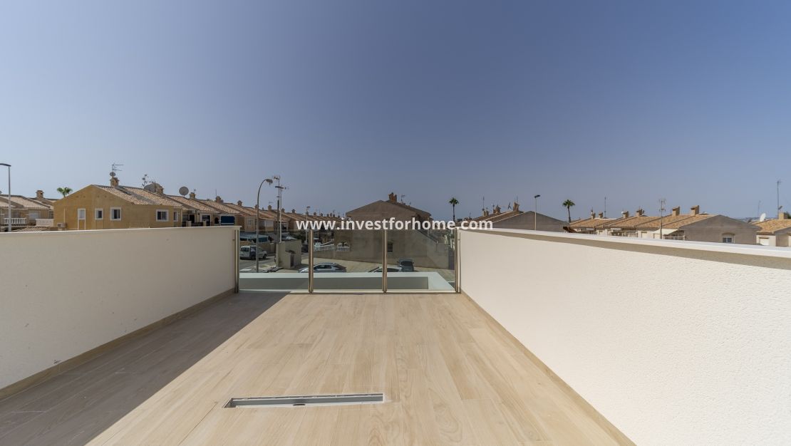 Verkoop - Villa - Torrevieja - aguas nuevas