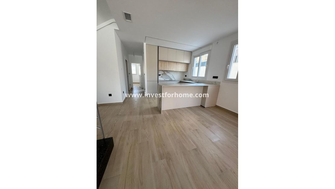 Verkoop - Villa - Torrevieja - aguas nuevas