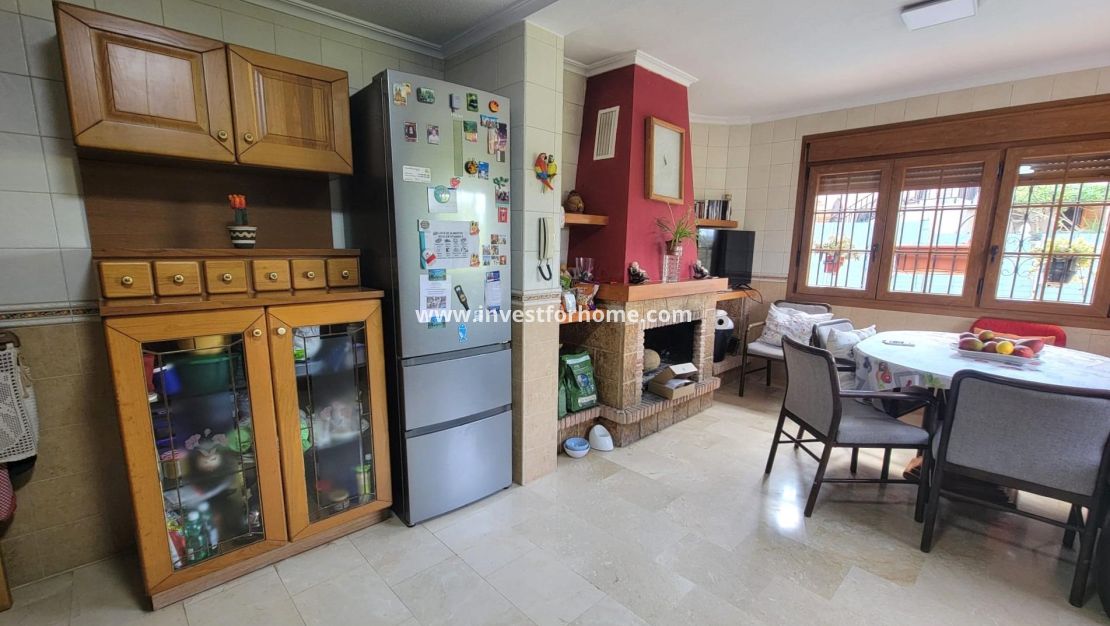 Verkoop - Villa - Torrevieja - aguas nuevas