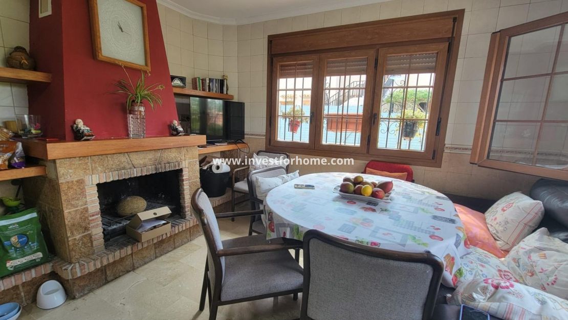 Verkoop - Villa - Torrevieja - aguas nuevas