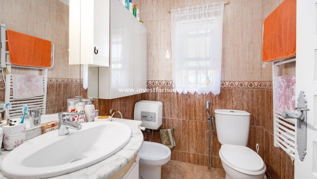 Verkoop - Villa - Torrevieja - aguas nuevas