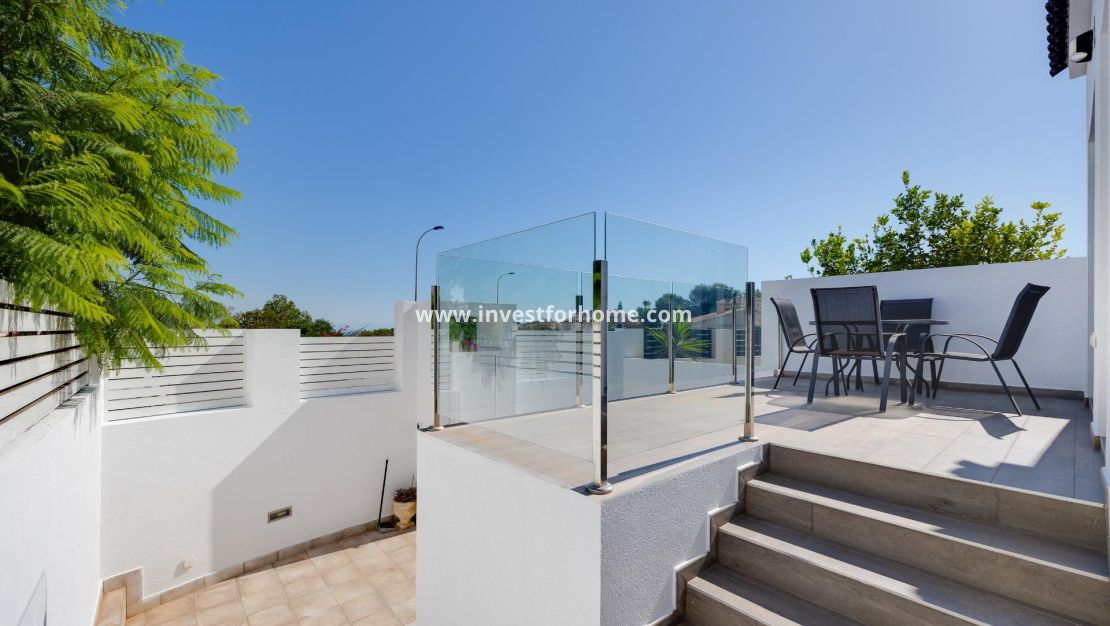 Verkoop - Villa - Torrevieja - aguas nuevas