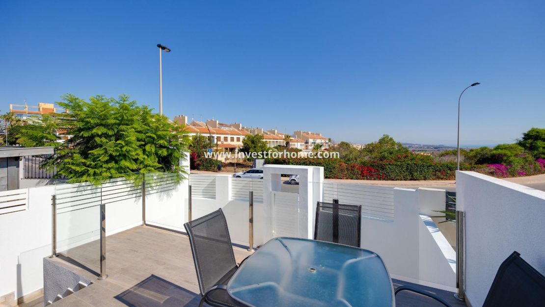 Verkoop - Villa - Torrevieja - aguas nuevas
